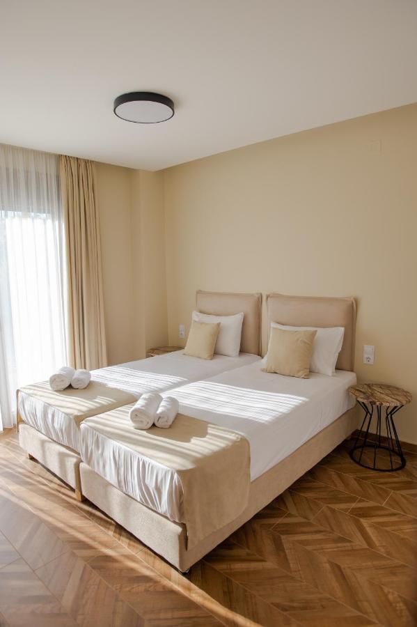 קרטרוס Marble Luxury Suites מראה חיצוני תמונה