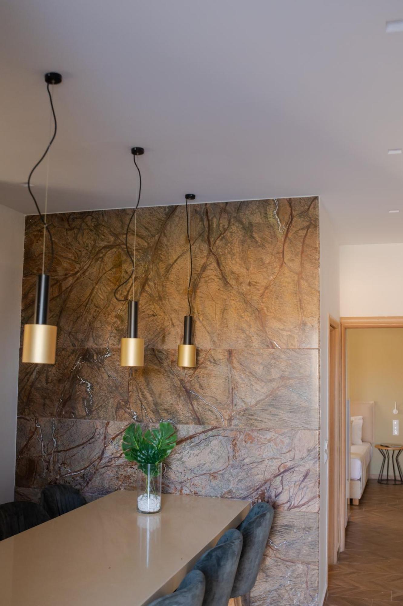 קרטרוס Marble Luxury Suites מראה חיצוני תמונה