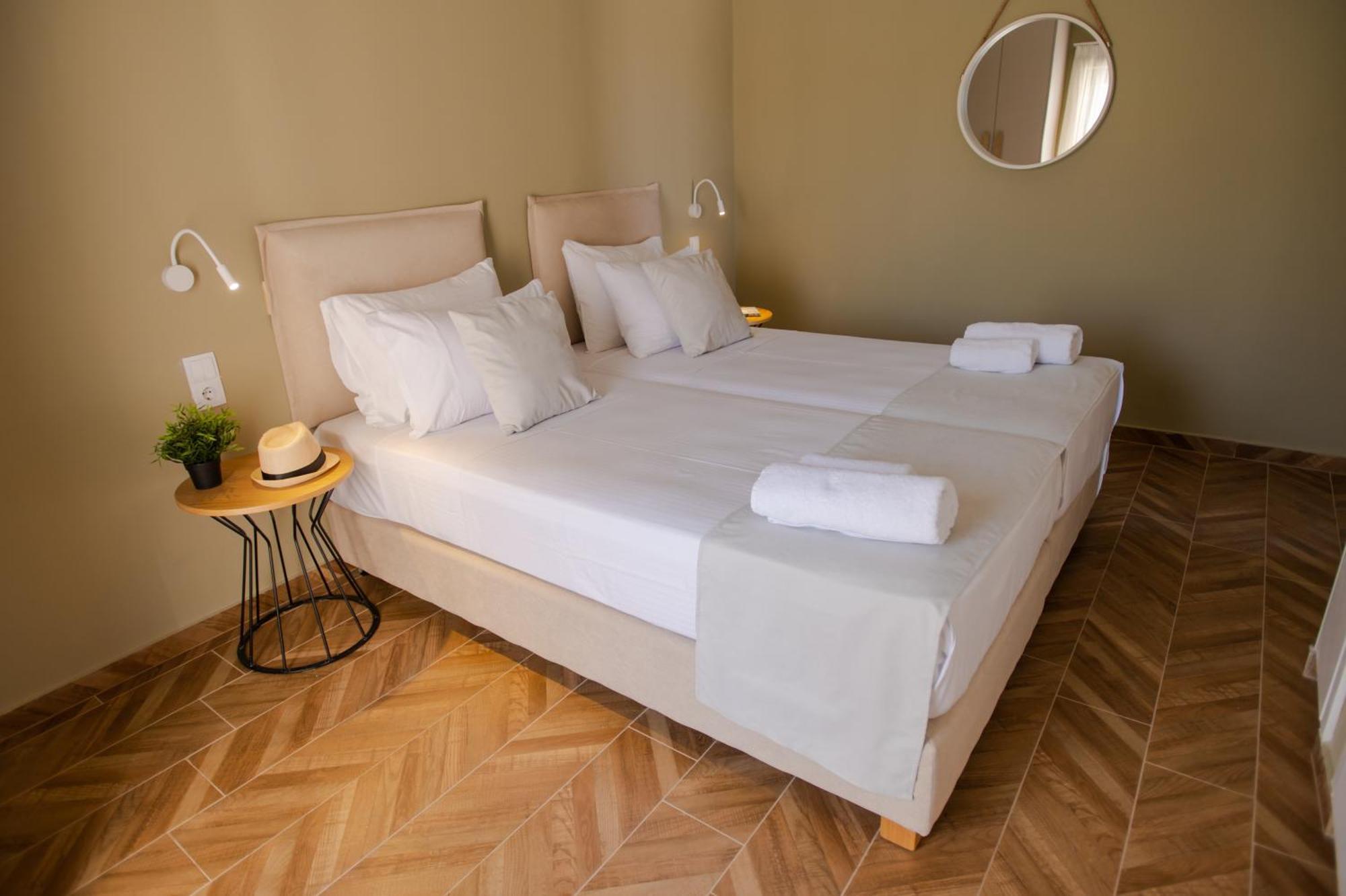 קרטרוס Marble Luxury Suites מראה חיצוני תמונה